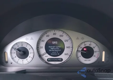 2009 Mercedes-Benz E 550 z USA, uszkodzony, nr VIN WDBUF72X69B379329